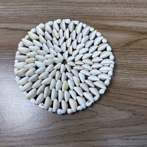 Cowrie Shell Trivet Home Decor OS Cream Excellent Coastal Boho